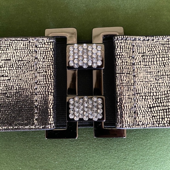 High-Waisted Belt 🖤 - Picture 2 of 2